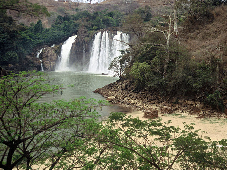 Angola, Cachoeira, 